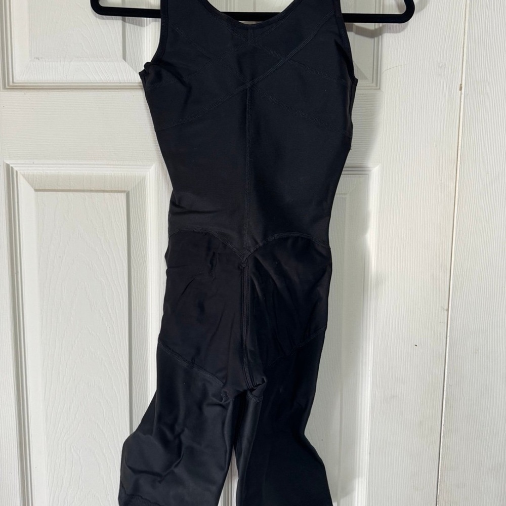 Garment - Picture 2 of 5
